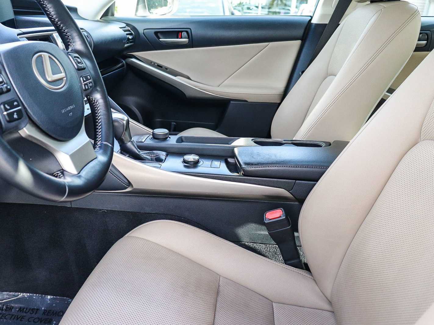 Used 2018 Lexus IS 300 RWD image 18