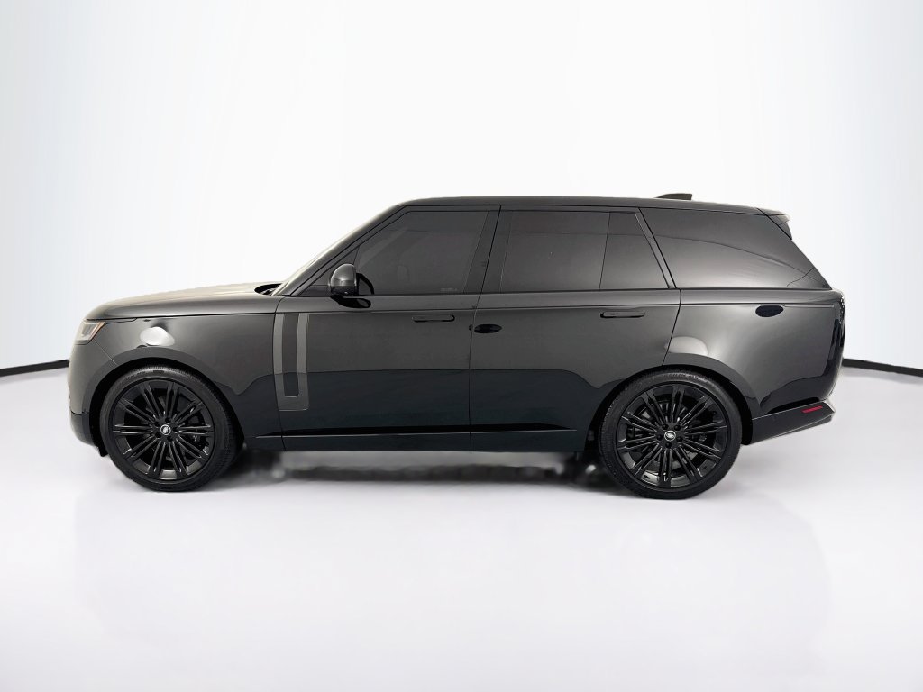 Used 2025 Land Rover Range Rover SE AWD/4WD image 8