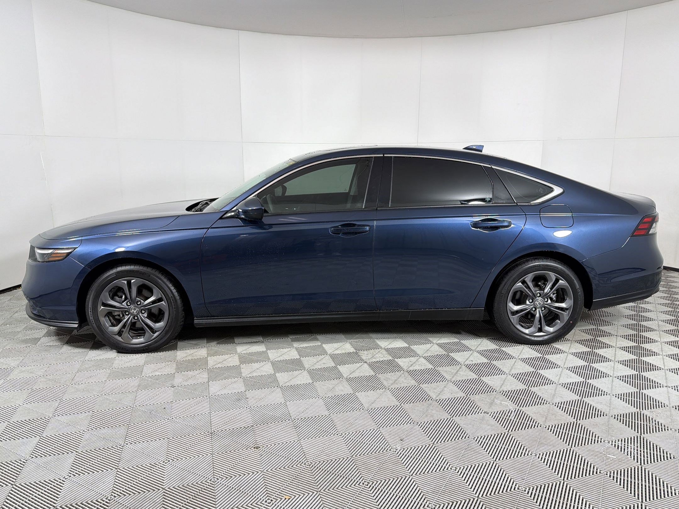 Certified 2023 Honda Accord EX image 2
