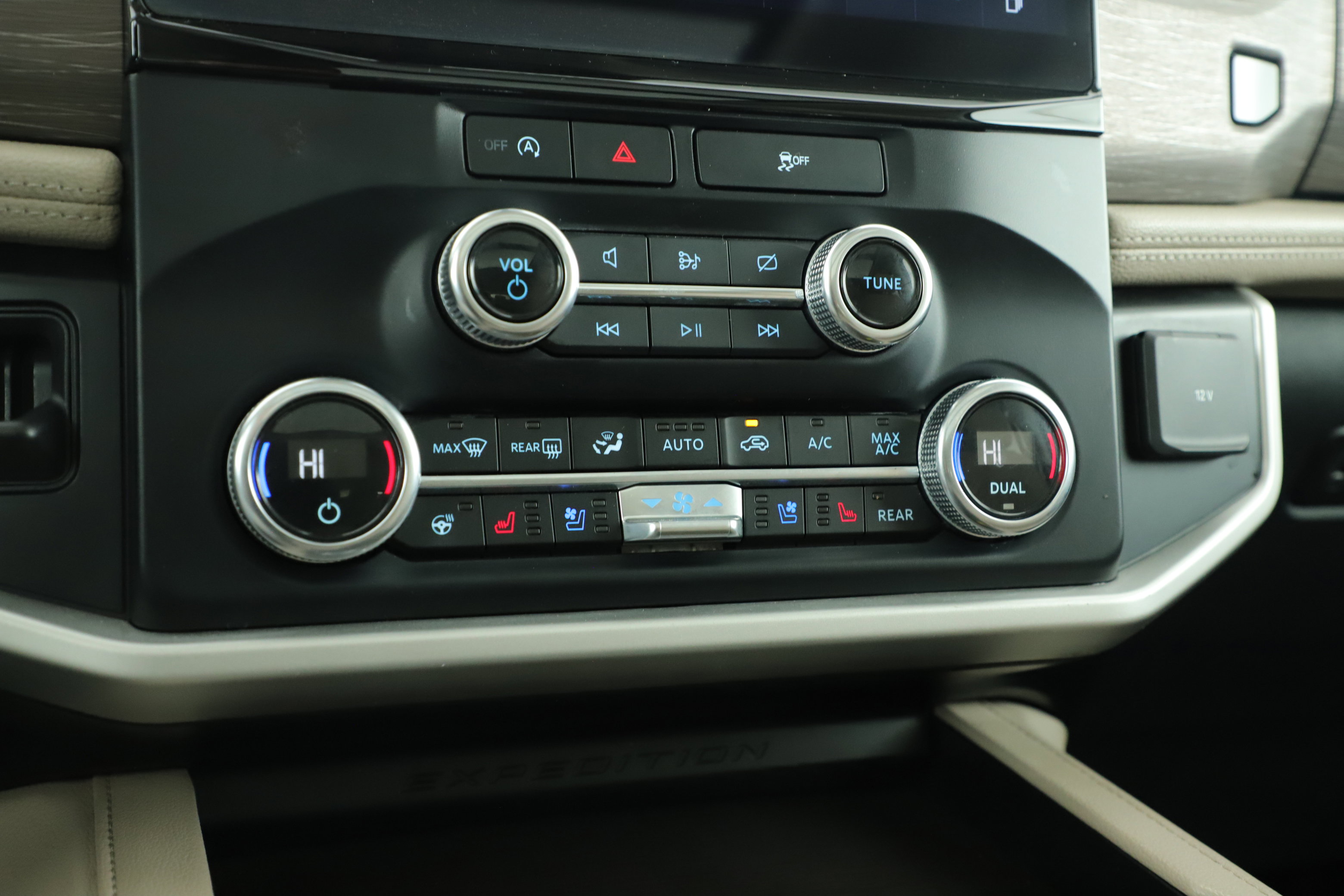 Used 2024 Ford Expedition Max Limited RWD image 24