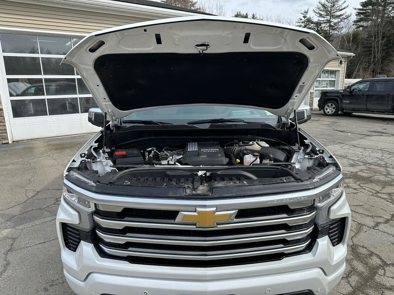 Used 2024 Chevrolet Silverado 1500 High Country w/ Technology Package image 11