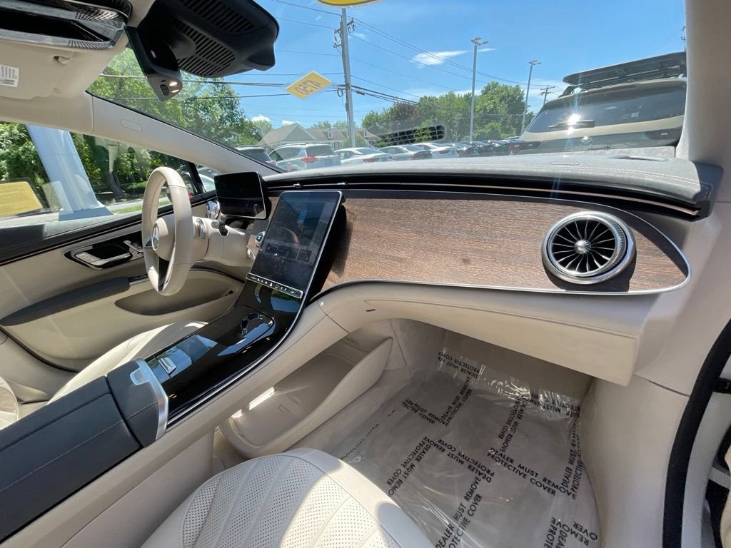 Used 2022 Mercedes-Benz EQS 450+ Sedan image 12