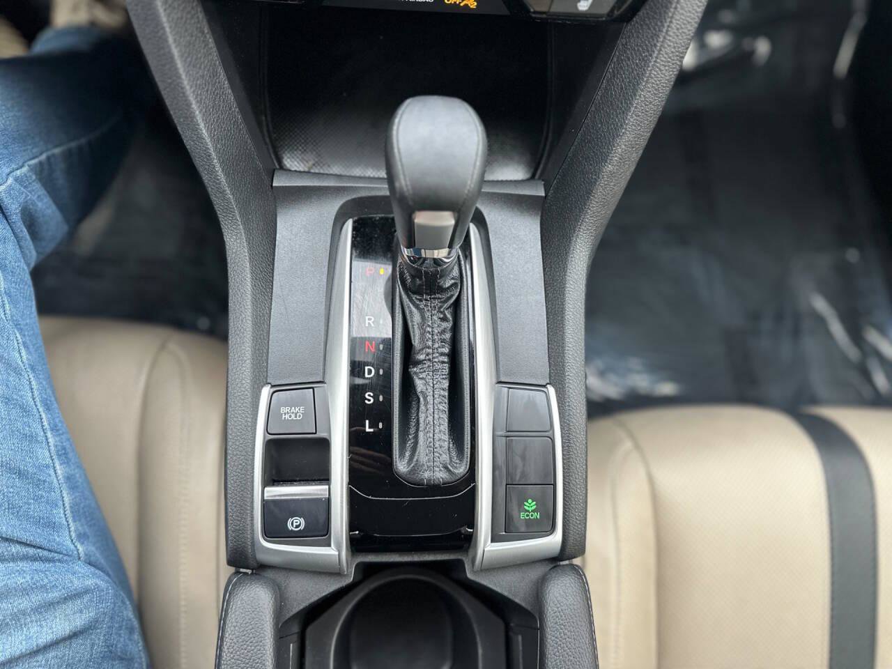 Used 2018 Honda Civic Touring image 30