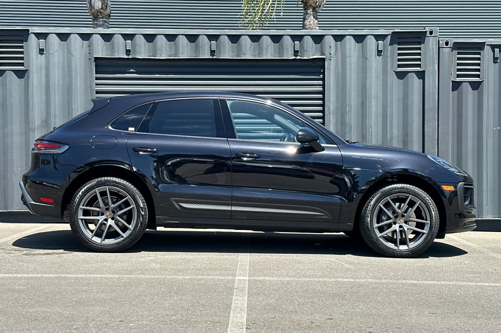Certified 2023 Porsche Macan AWD/4WD image 9