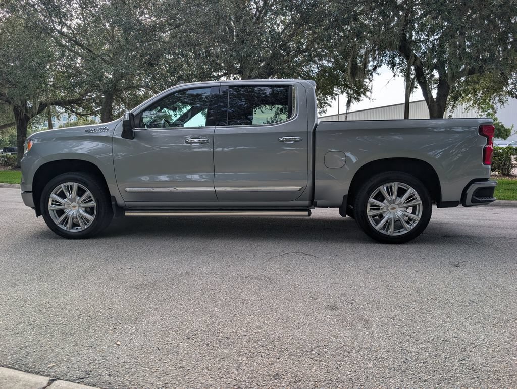 Used 2025 Chevrolet Silverado 1500 High Country AWD/4WD image 5