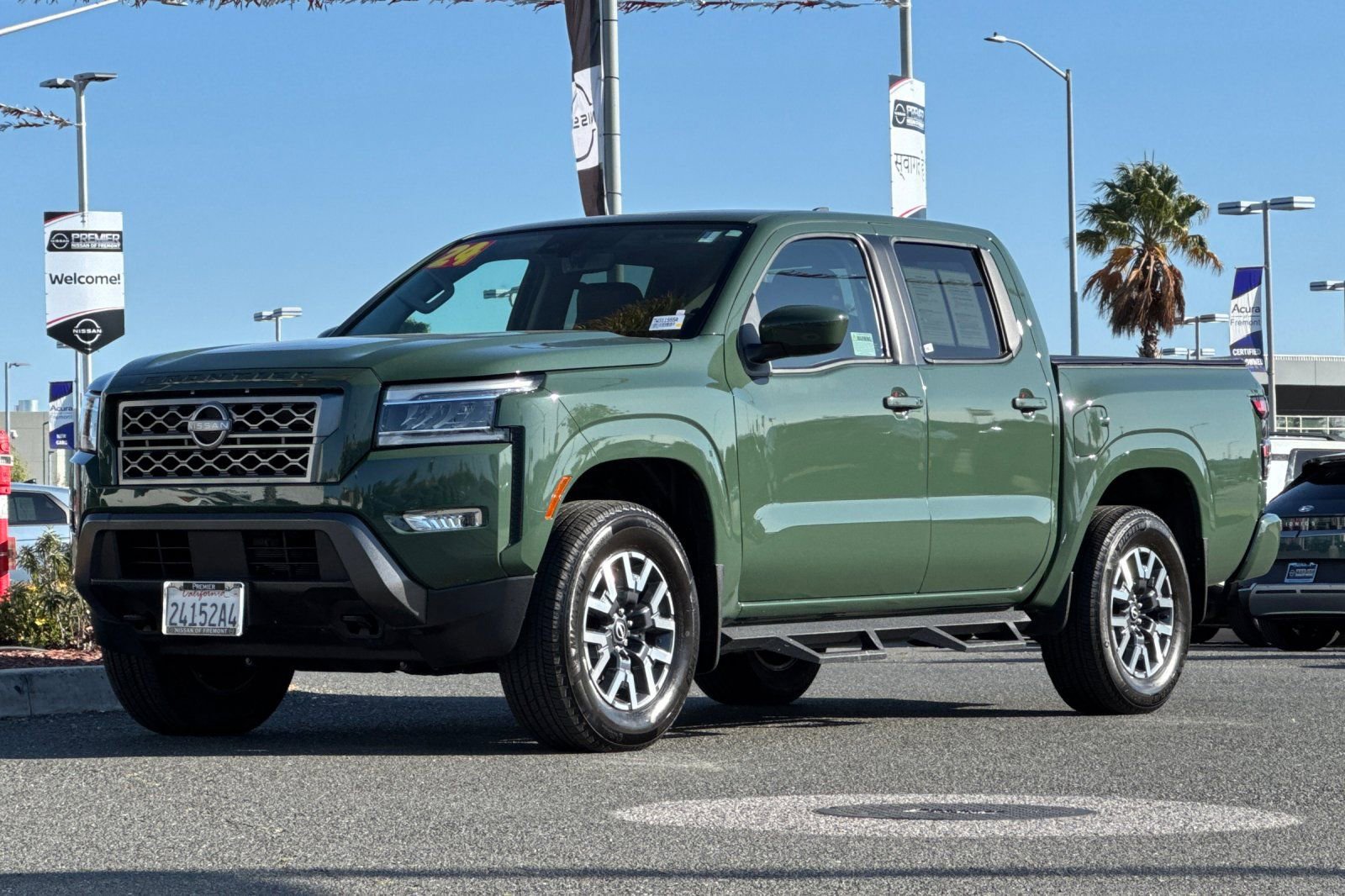 Used 2024 Nissan Frontier SL w/ Technology Package image 8