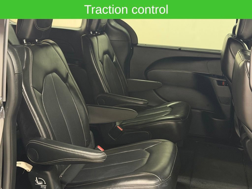 Used 2025 Chrysler Pacifica Select FWD image 17
