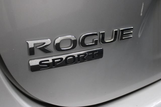 Used 2018 Nissan Rogue Sport S FWD image 8