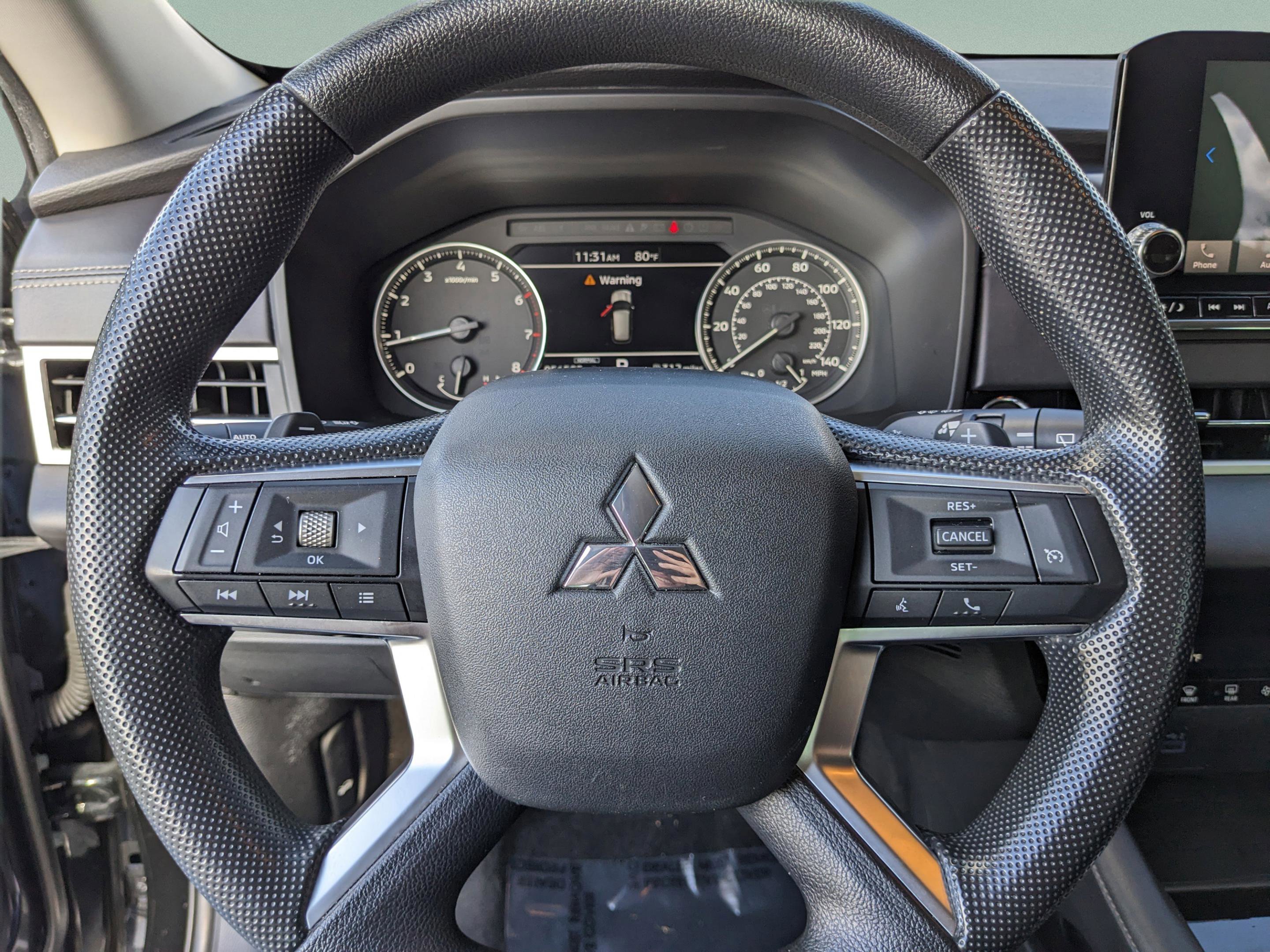 Used 2023 Mitsubishi Outlander ES image 31