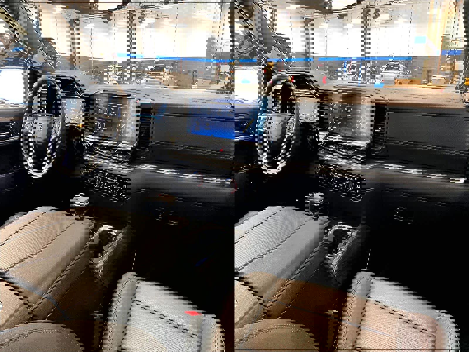 Used 2023 Chevrolet Silverado 1500 LTZ w/ LTZ Convenience Package II image 14