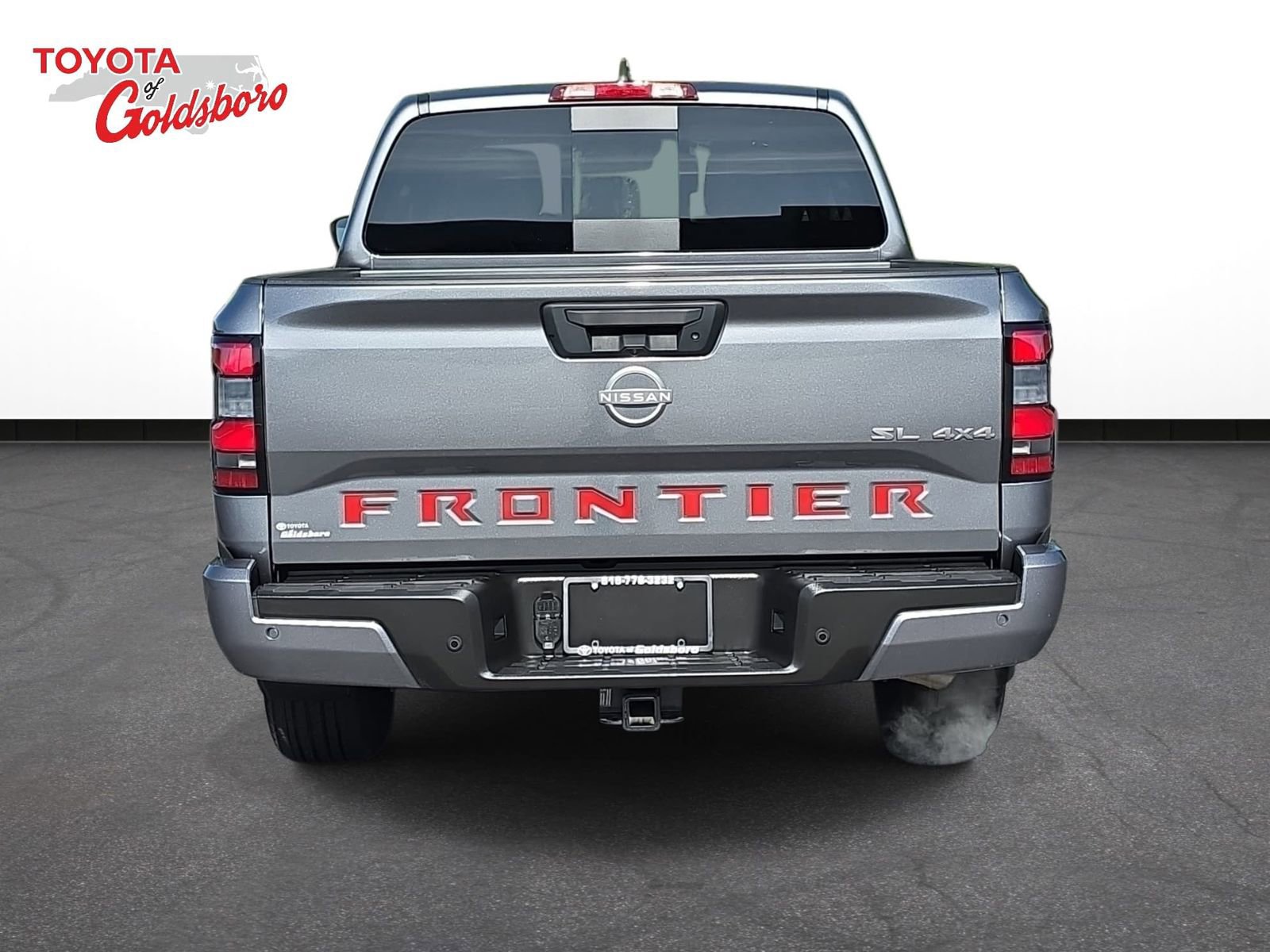 Used 2025 Nissan Frontier SL AWD/4WD image 6