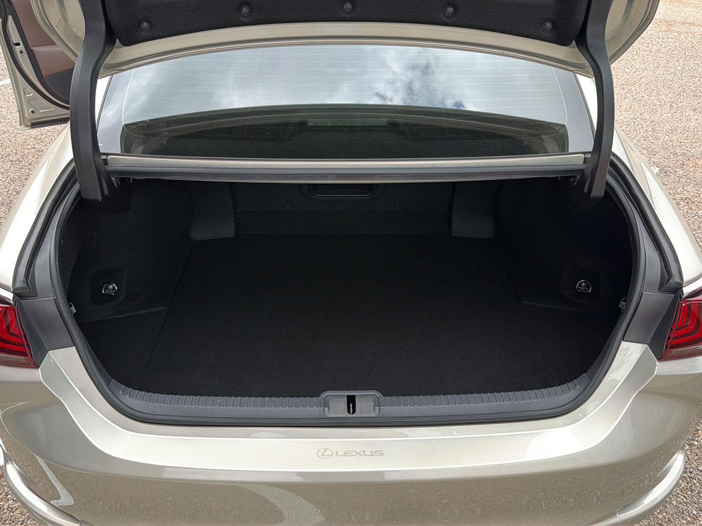Used 2023 Lexus ES 350 w/ Accessory Package (Z2) image 15