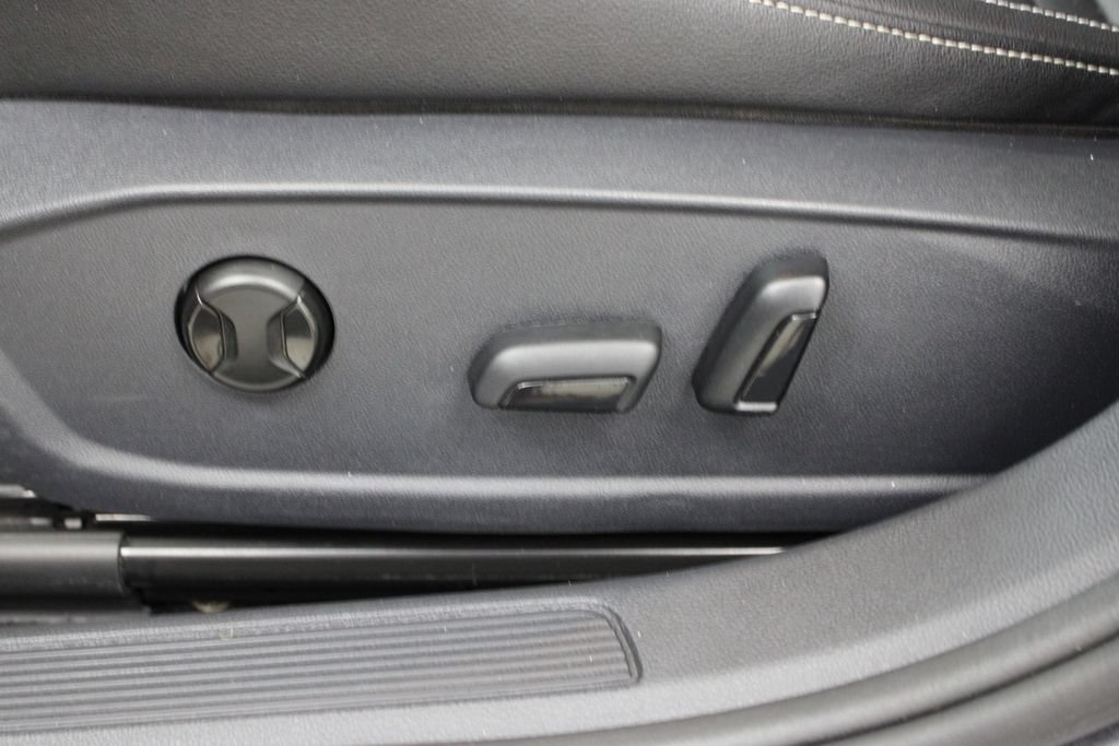 Used 2024 Volkswagen Jetta SE FWD image 18