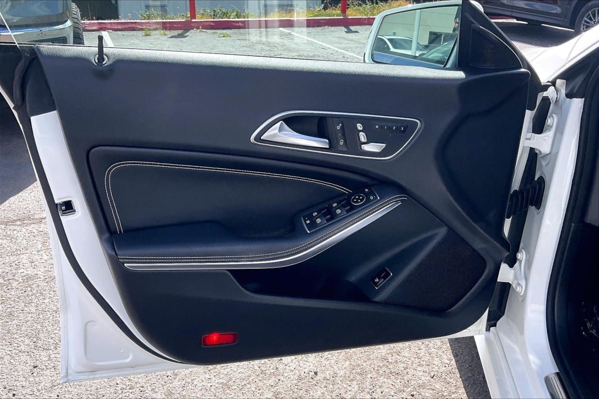 Used 2019 Mercedes-Benz CLA 250 image 19