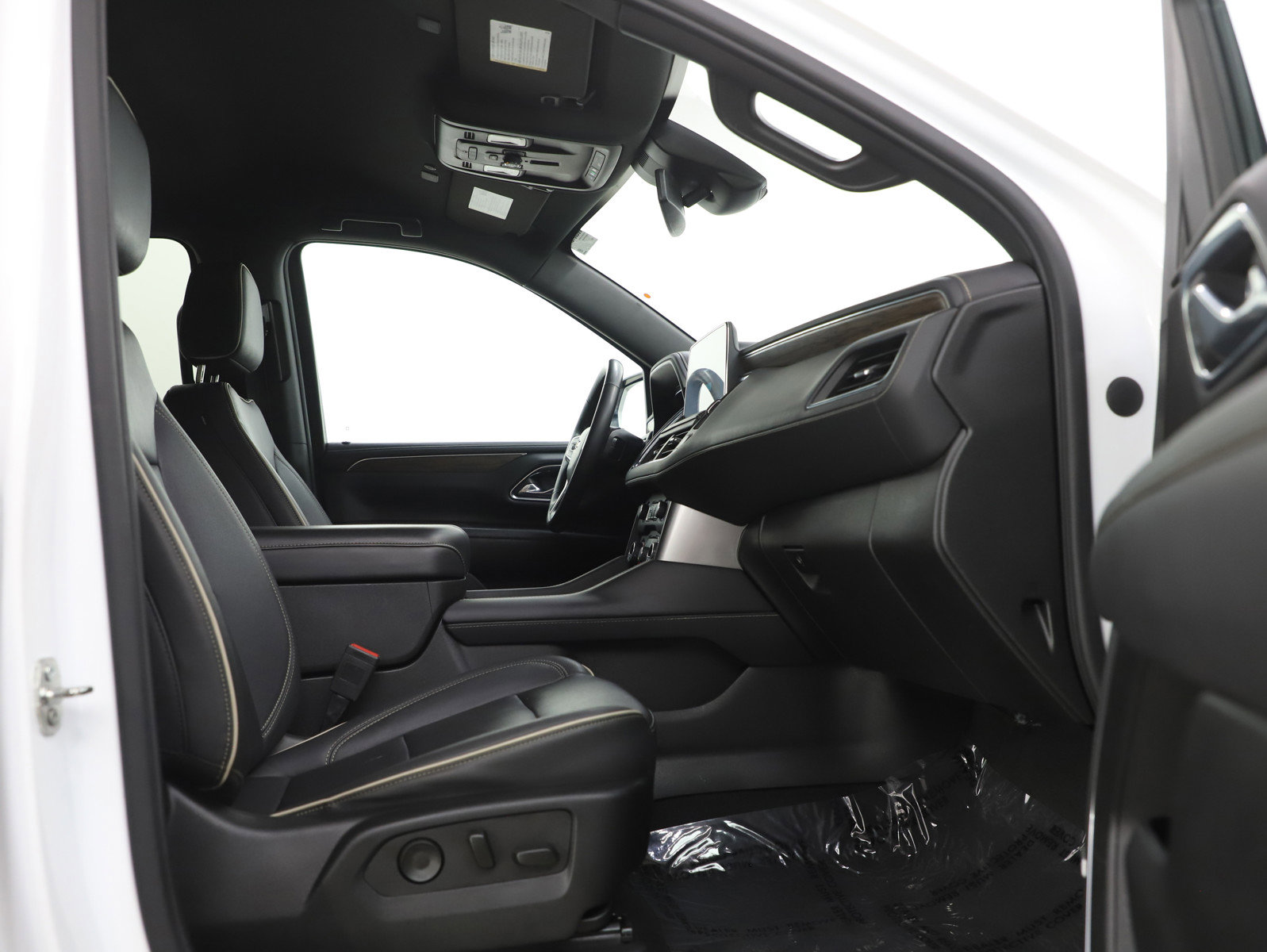 Used 2023 Chevrolet Suburban Premier AWD/4WD image 11