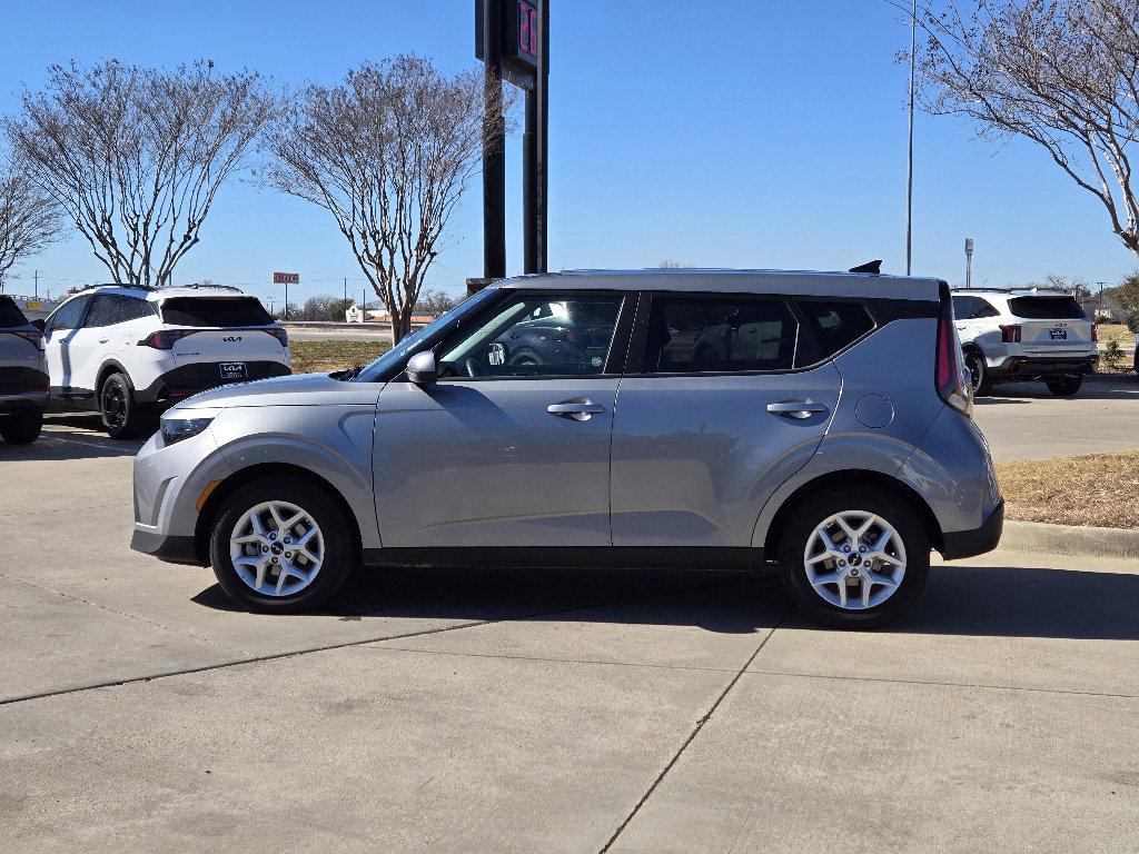 Certified 2025 Kia Soul S image 12
