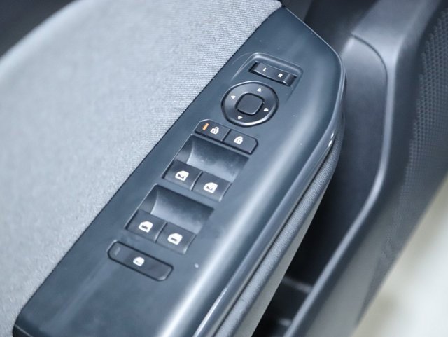 Used 2025 Kia K4 EX image 16