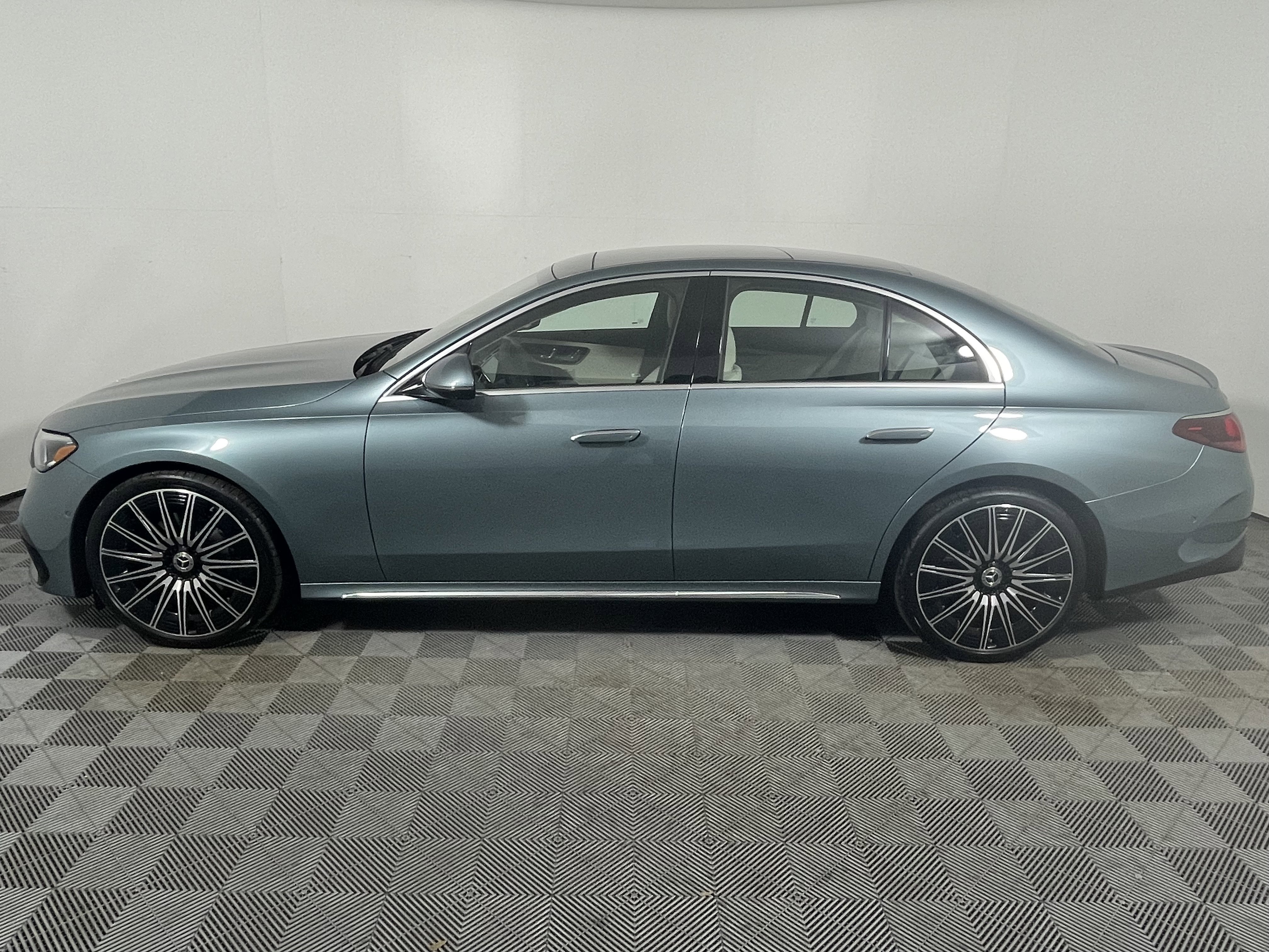 New 2026 Mercedes-Benz E 350 Sedan image 2