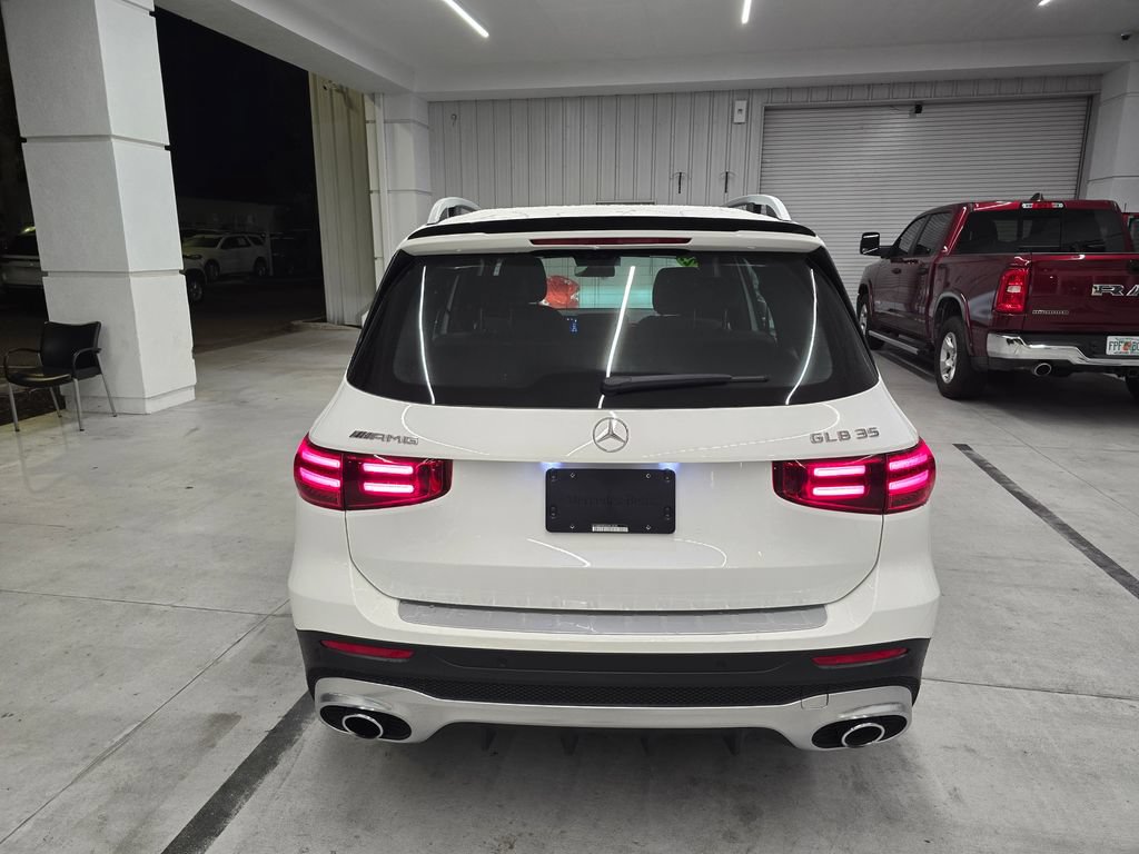 Used 2025 Mercedes-Benz GLB 35 AMG 4MATIC image 5