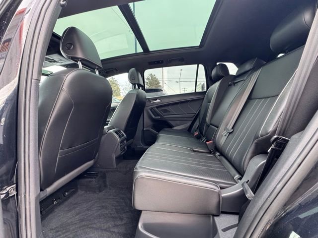 Used 2022 Volkswagen Tiguan SE R-Line image 15
