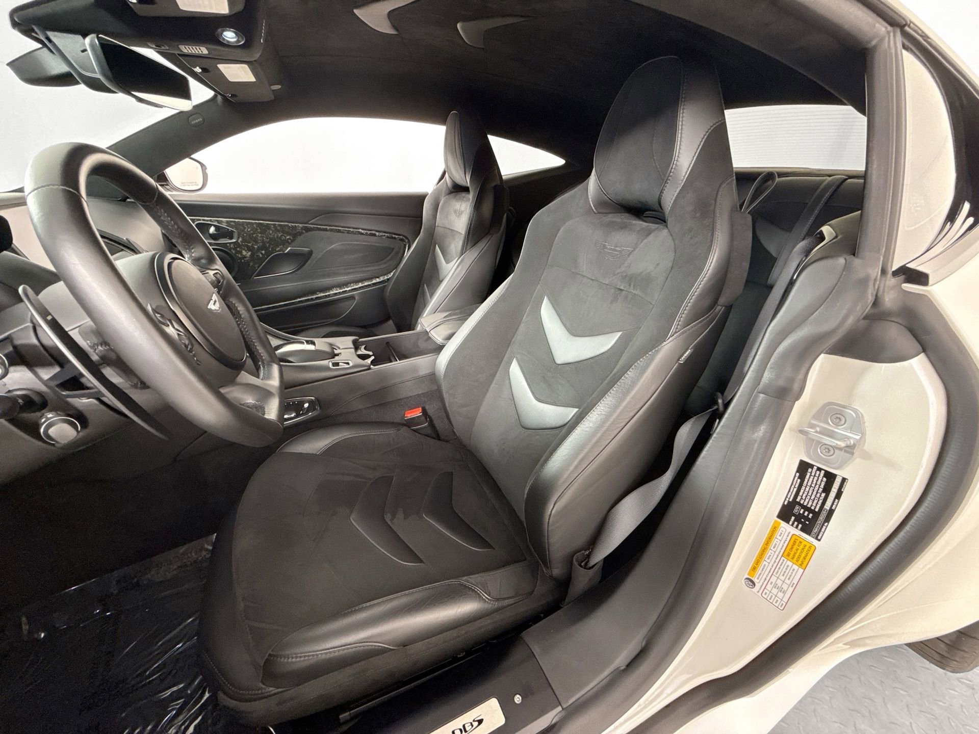 Used 2019 Aston Martin DBS Superleggera image 9