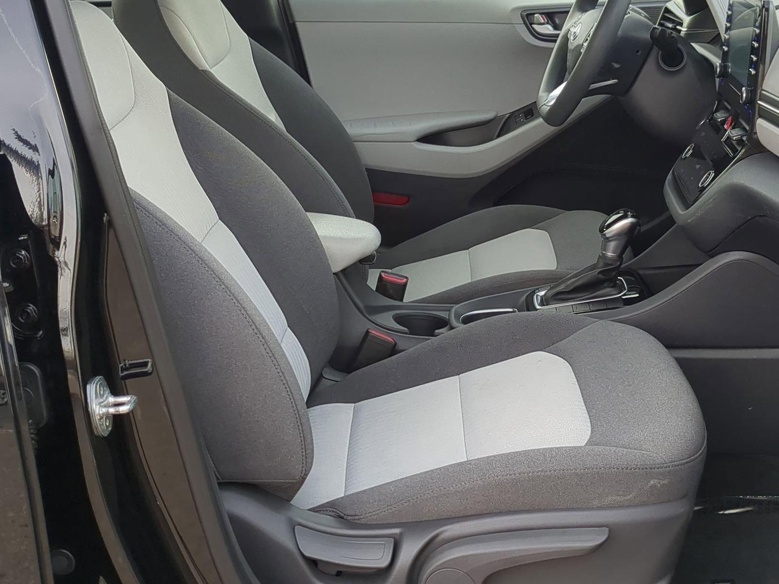 Used 2020 Hyundai Ioniq Blue image 23