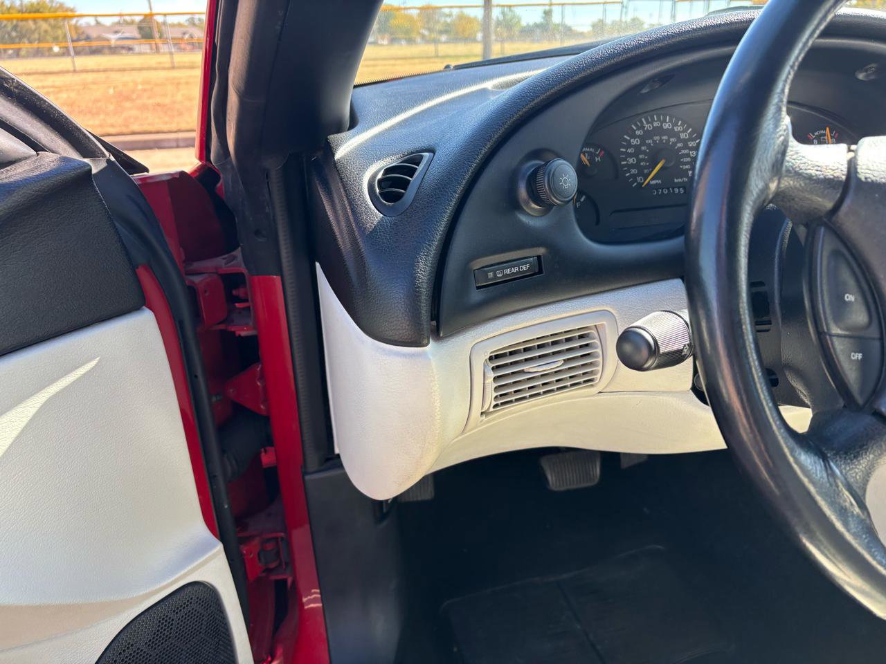 Used 1994 Ford Mustang GT RWD image 18