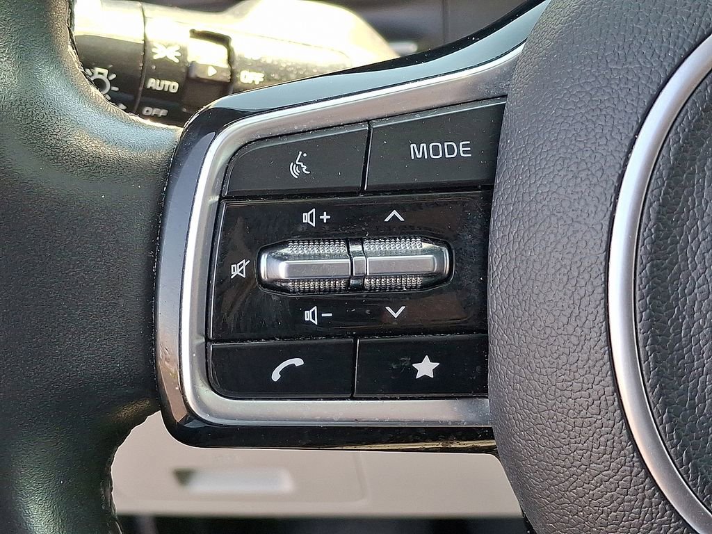 Used 2022 Kia Carnival SX Prestige FWD image 17