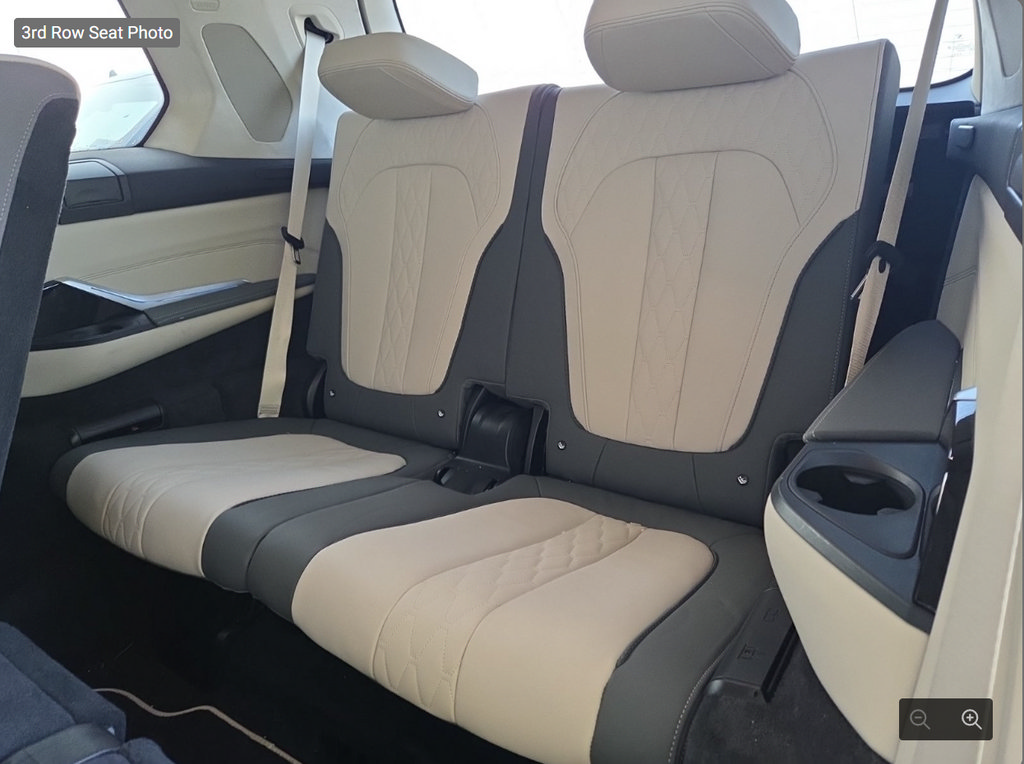 Used 2024 BMW X7 xDrive40i w/ Executive Package AWD/4WD image 13