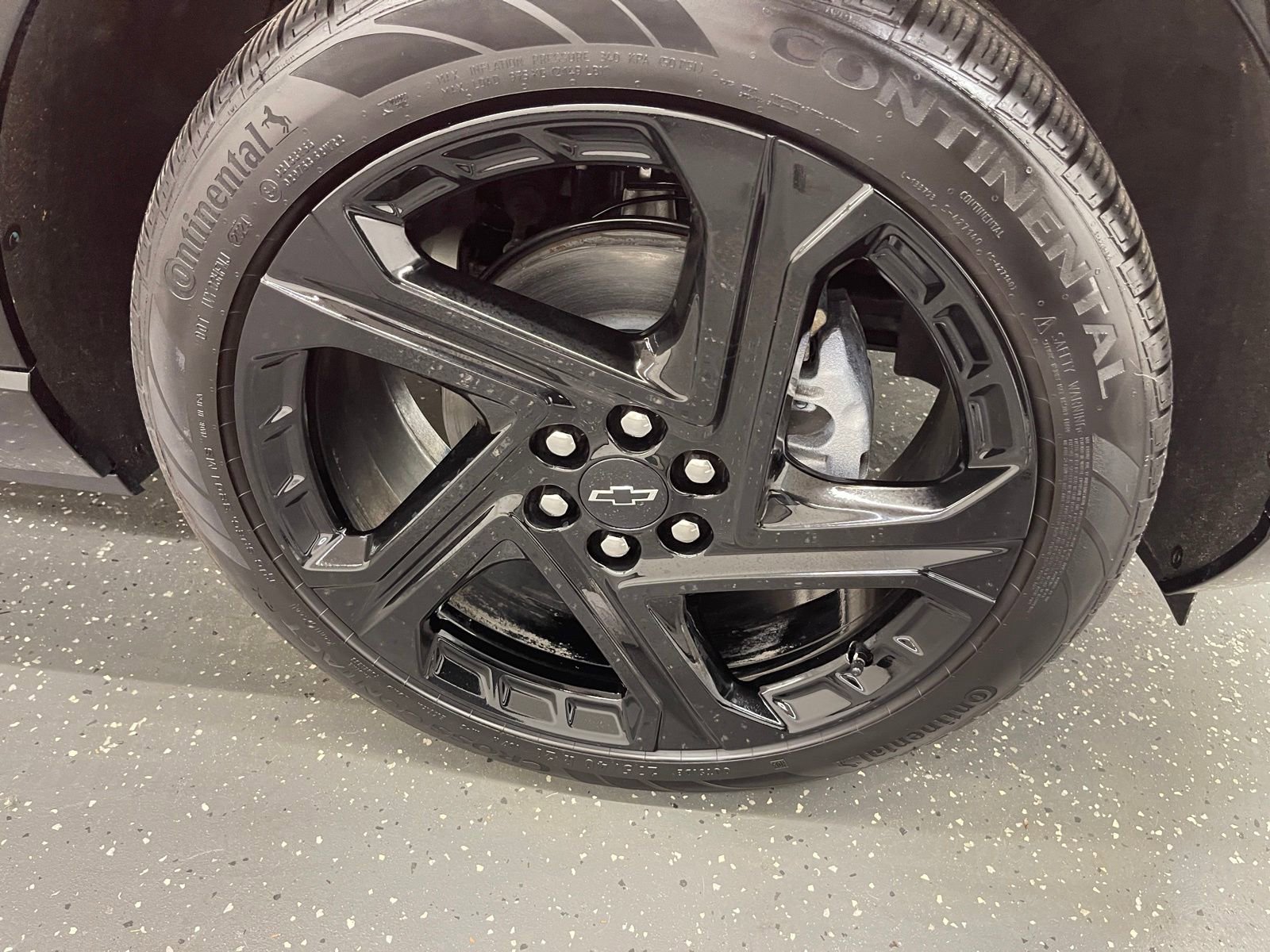 Used 2024 Chevrolet Equinox EV RS image 18