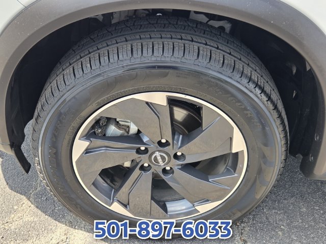 Used 2024 Nissan Rogue SV FWD image 16