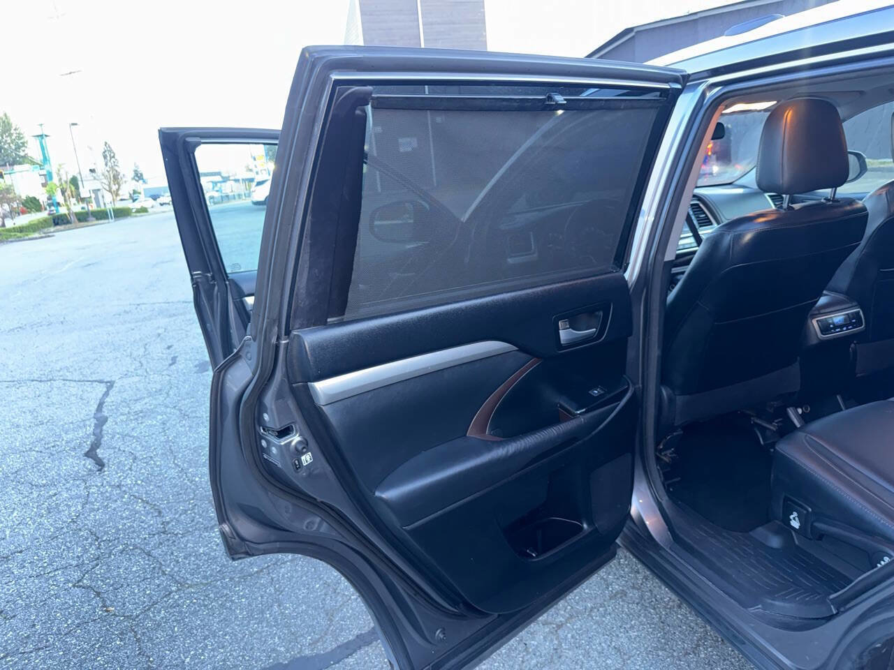 Used 2014 Toyota Highlander XLE AWD/4WD image 38