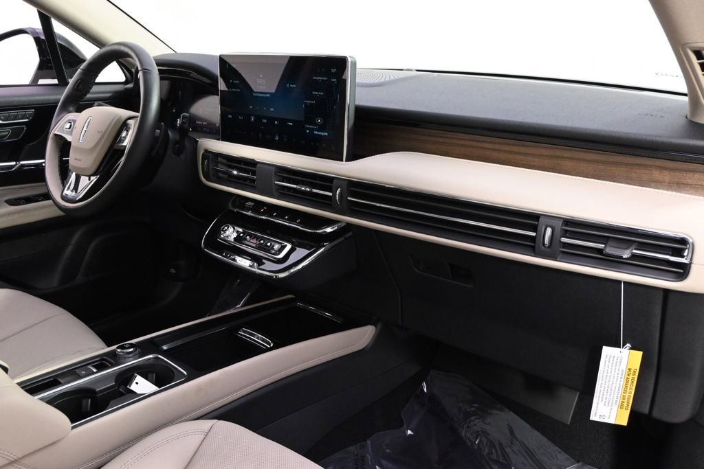 New 2026 Lincoln Corsair Reserve w/ Jet Appearance Package image 15