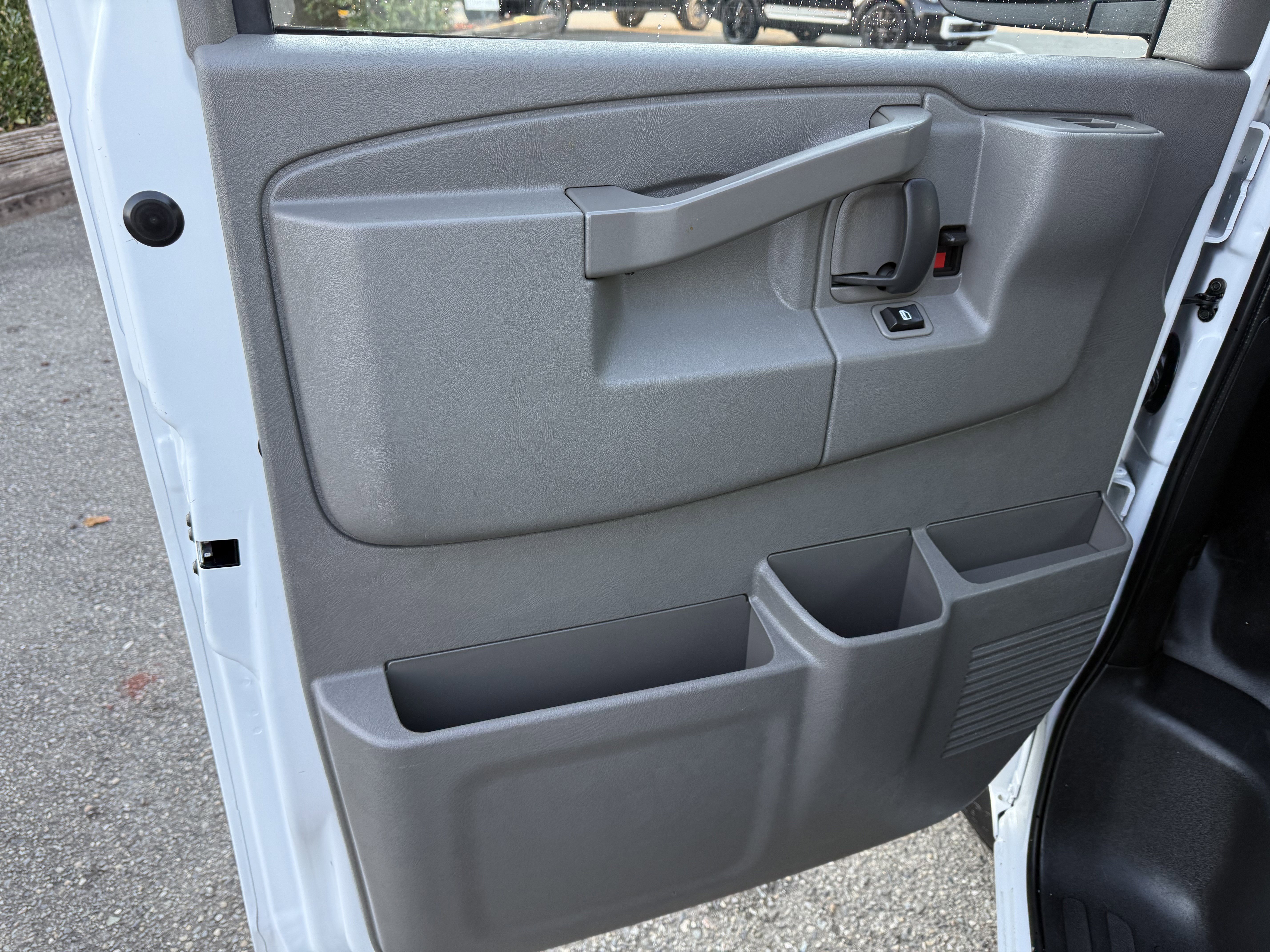 Used 2021 Chevrolet Express 2500 w/ Driver Convenience Package image 13