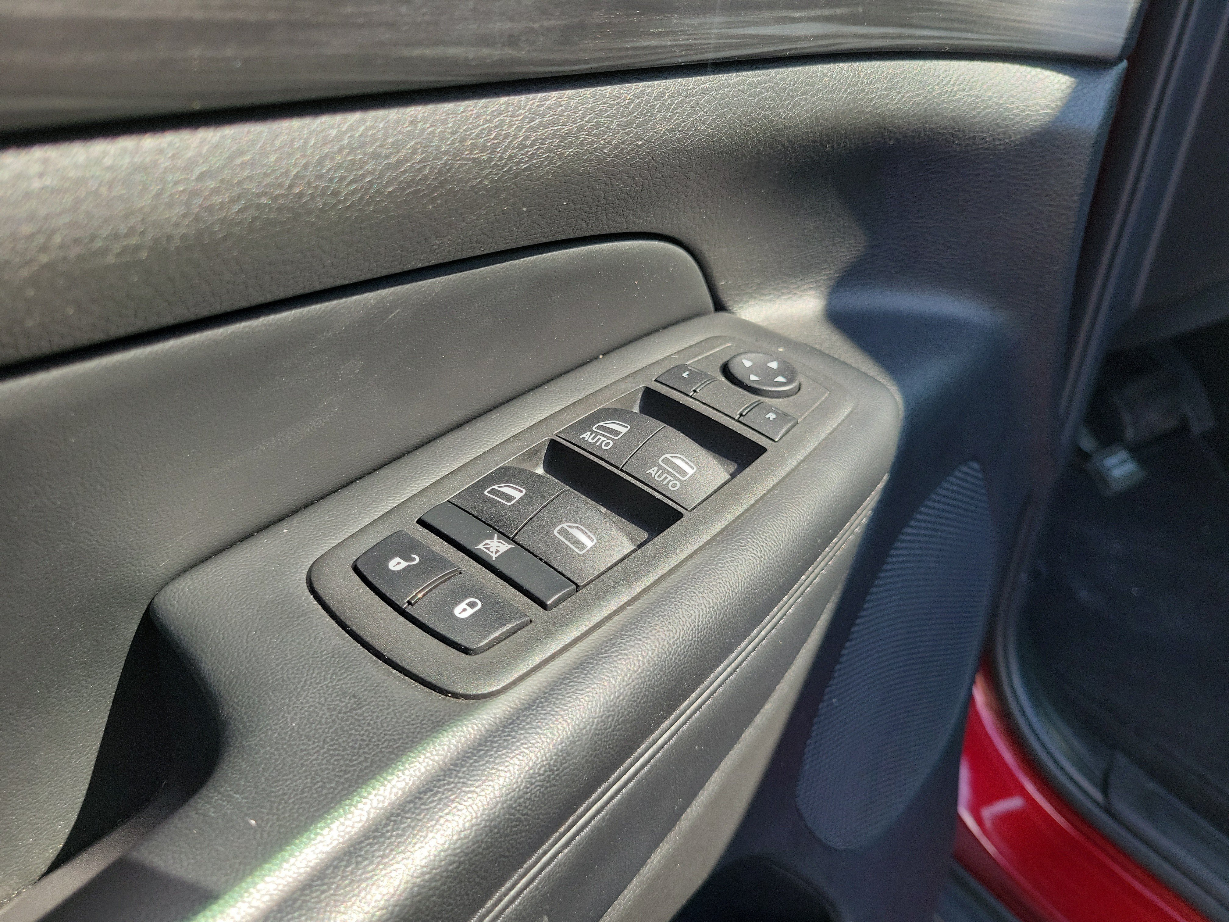Used 2022 Jeep Grand Cherokee Laredo E AWD/4WD image 17