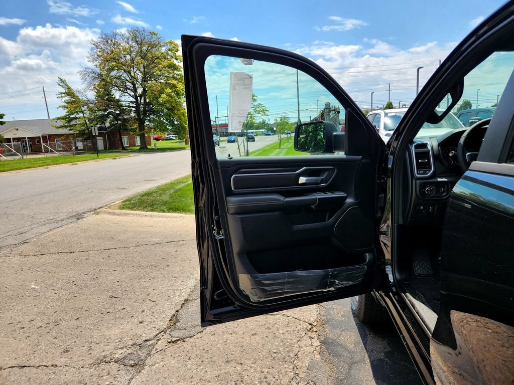 New 2026 RAM 1500 Big Horn AWD/4WD image 12