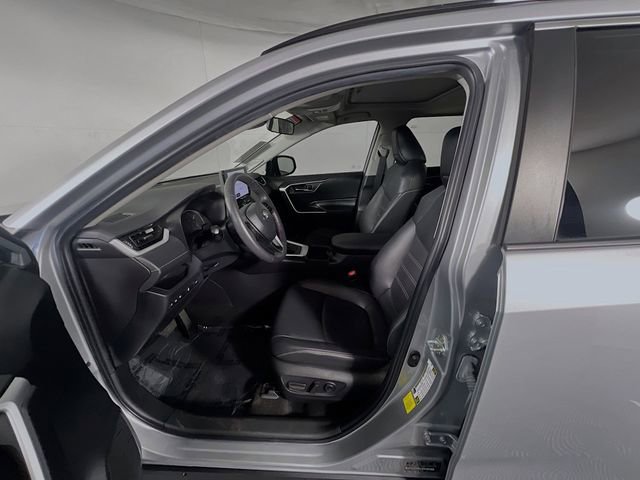 Used 2023 Toyota RAV4 XLE Premium image 9