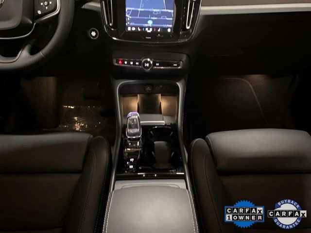 Used 2025 Volvo XC40 B5 Plus image 13