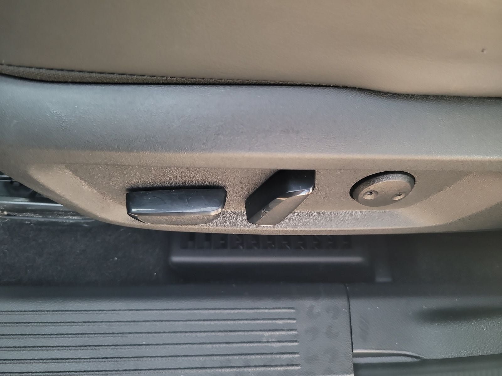 Used 2023 Nissan Rogue Platinum w/ Platinum Premium Package FWD image 12
