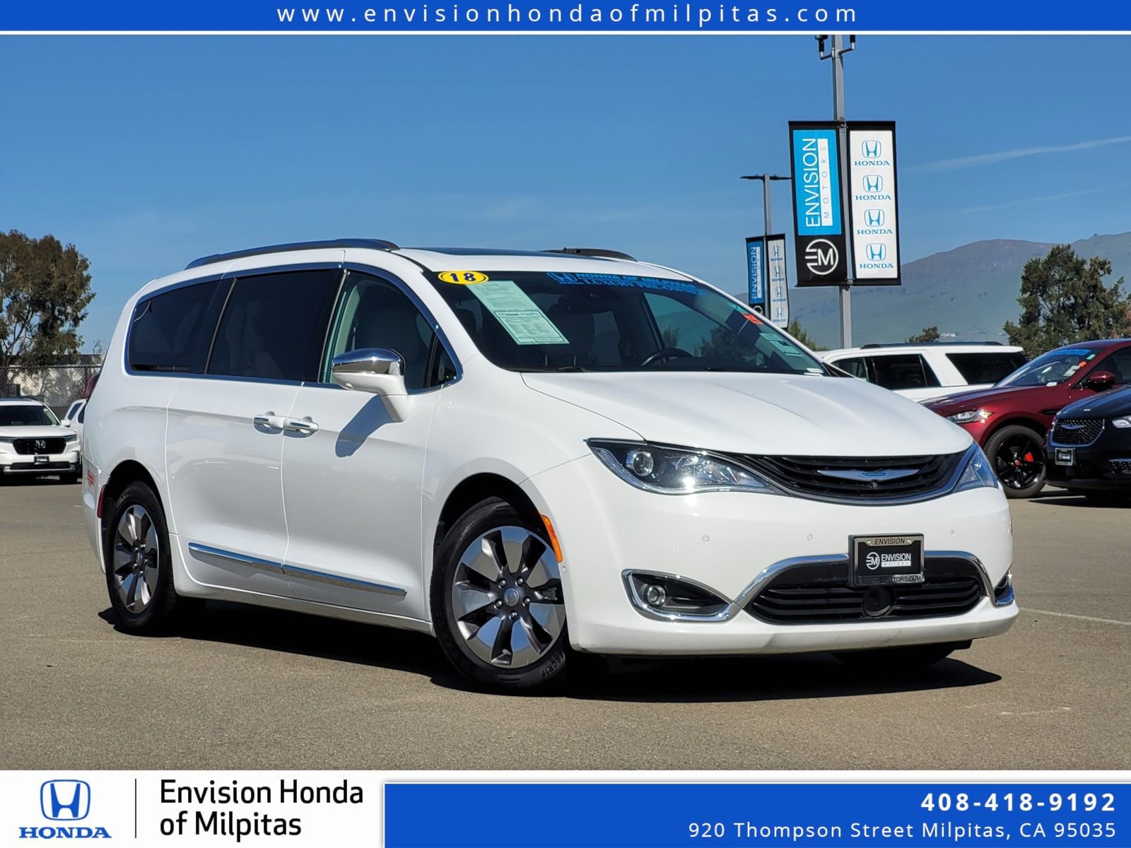 Used 2018 Chrysler Pacifica Limited w/ Advanced Safetytec Group image 1