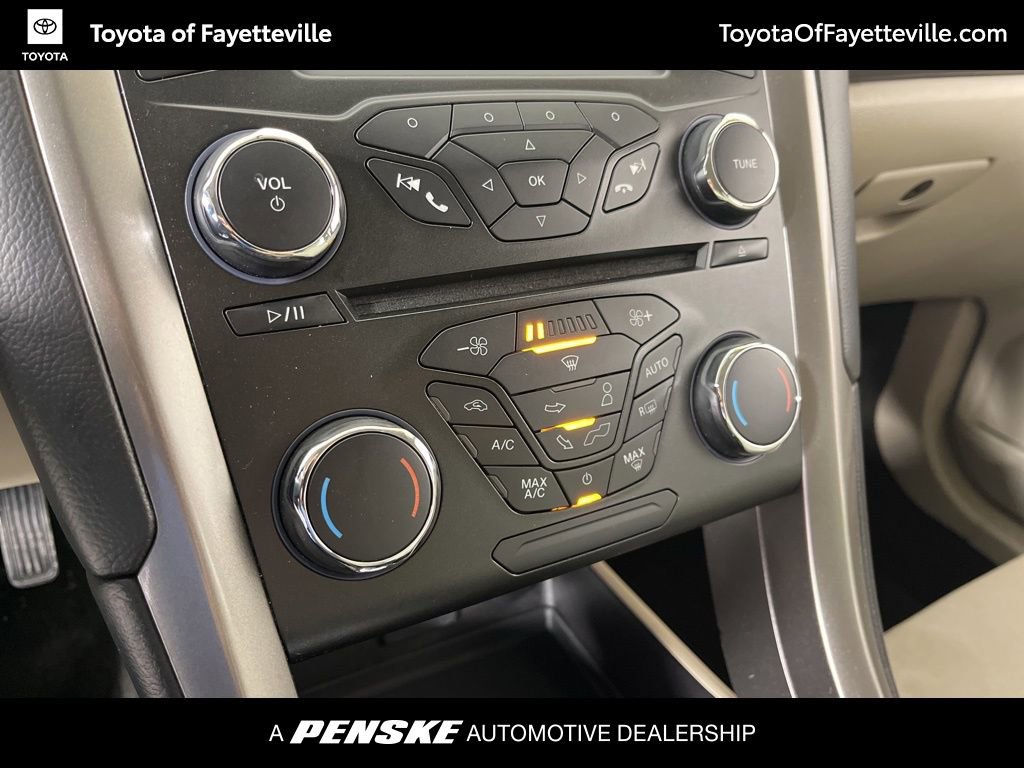 Used 2018 Ford Fusion SE image 30