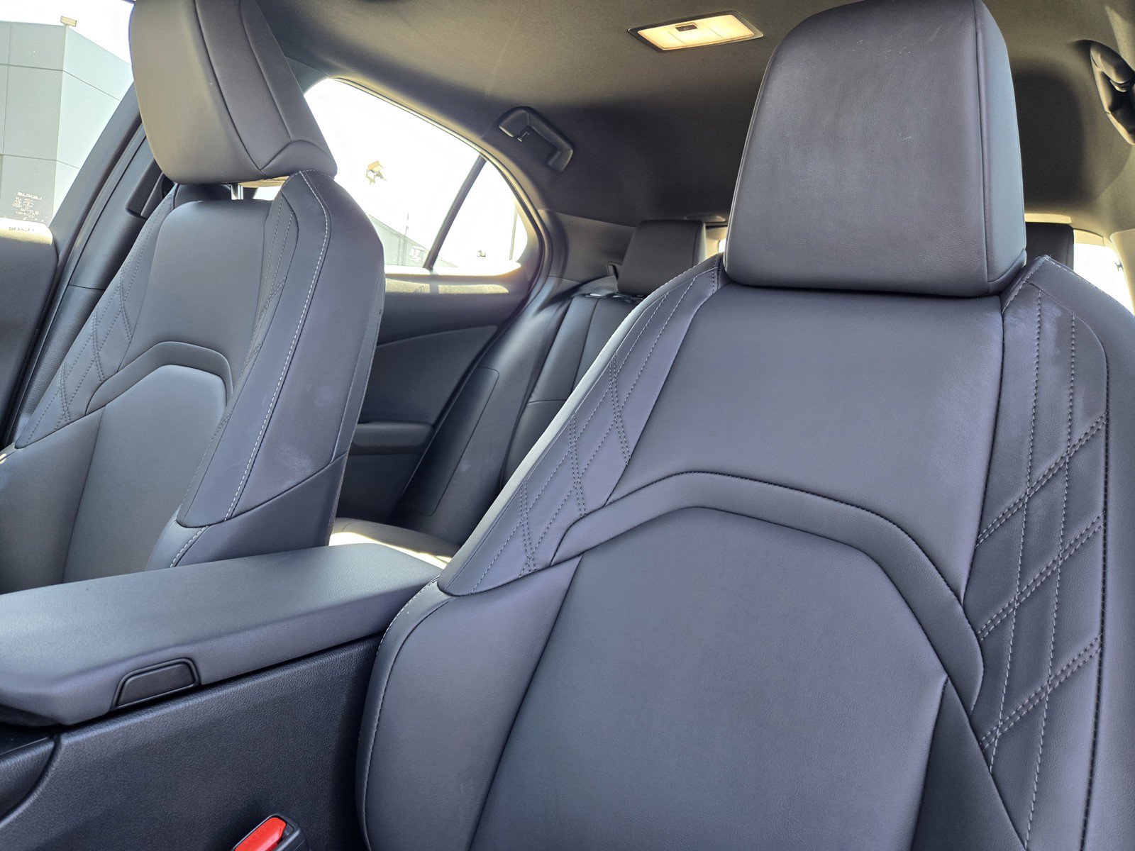 Used 2025 Lexus UX 300h FWD w/ Accessory Package (Z2) image 15