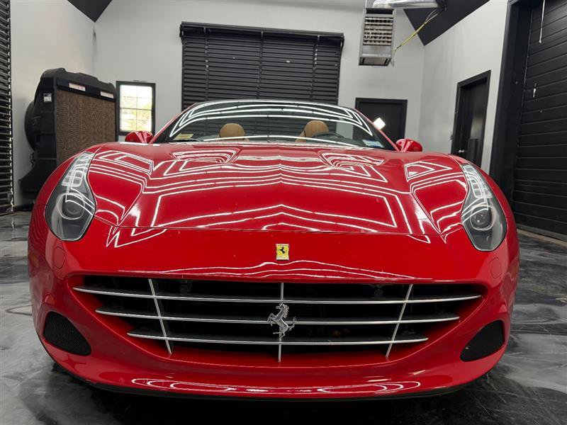 Used 2015 Ferrari California T RWD image 12