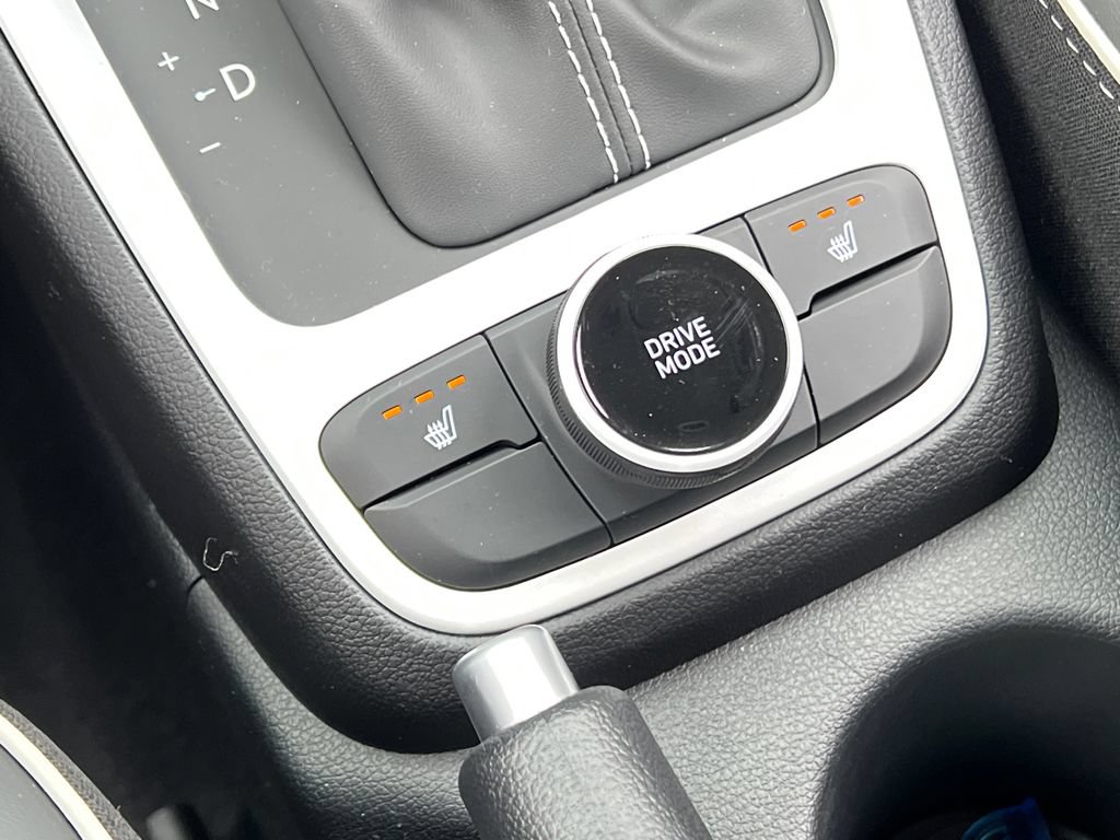 New 2025 Hyundai Venue Limited FWD image 23