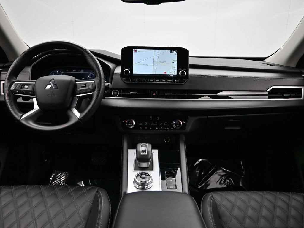 Used 2024 Mitsubishi Outlander SEL image 45