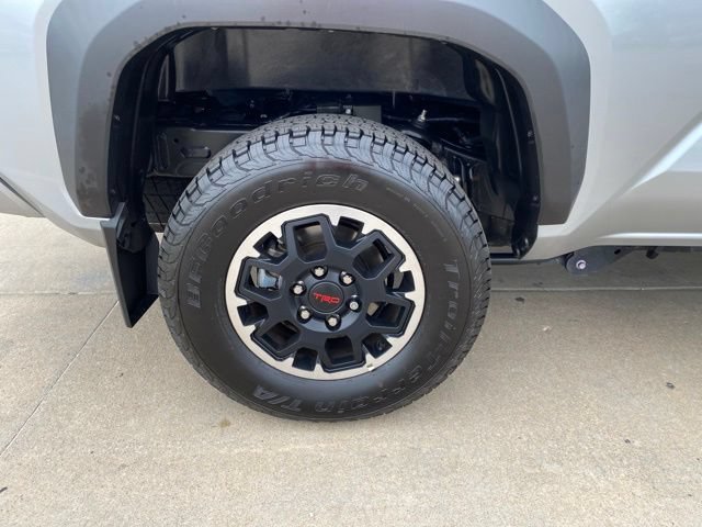 Used 2024 Toyota Tacoma TRD Off-Road AWD/4WD image 20