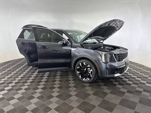 Certified 2025 Kia Sorento EX w/ Panoramic Sunroof Package FWD image 14