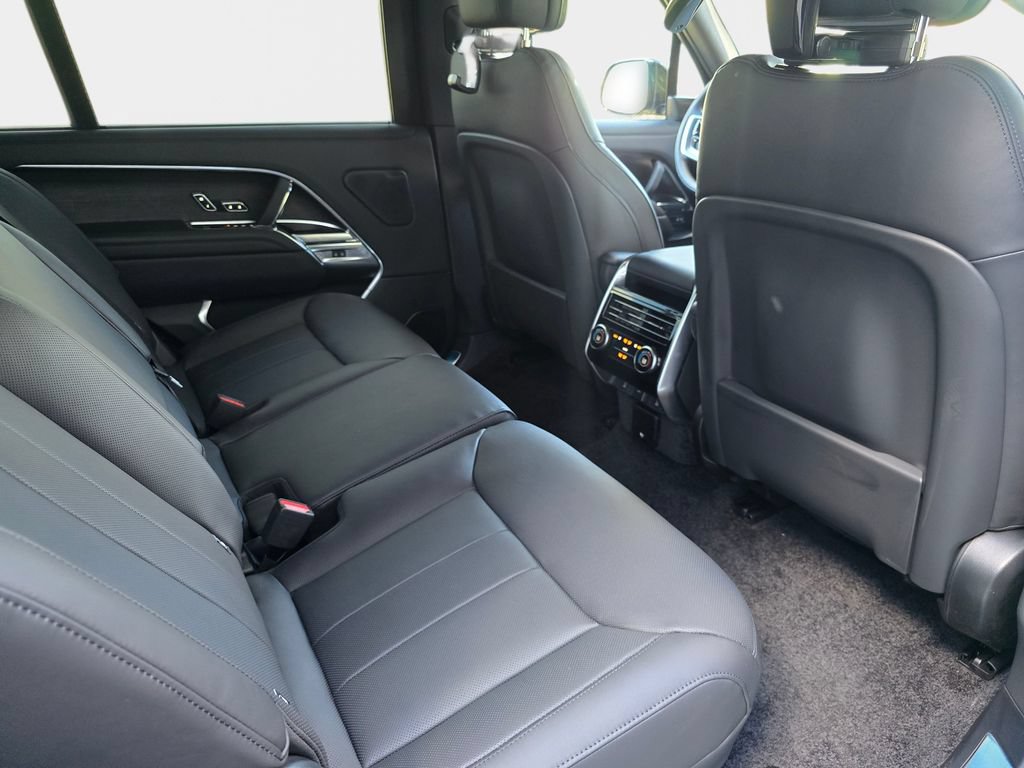 New 2026 Land Rover Range Rover Long Wheelbase SE AWD/4WD image 11