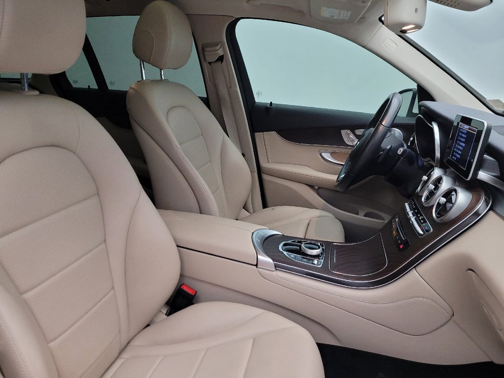 Used 2019 Mercedes-Benz GLC 300 4MATIC image 21