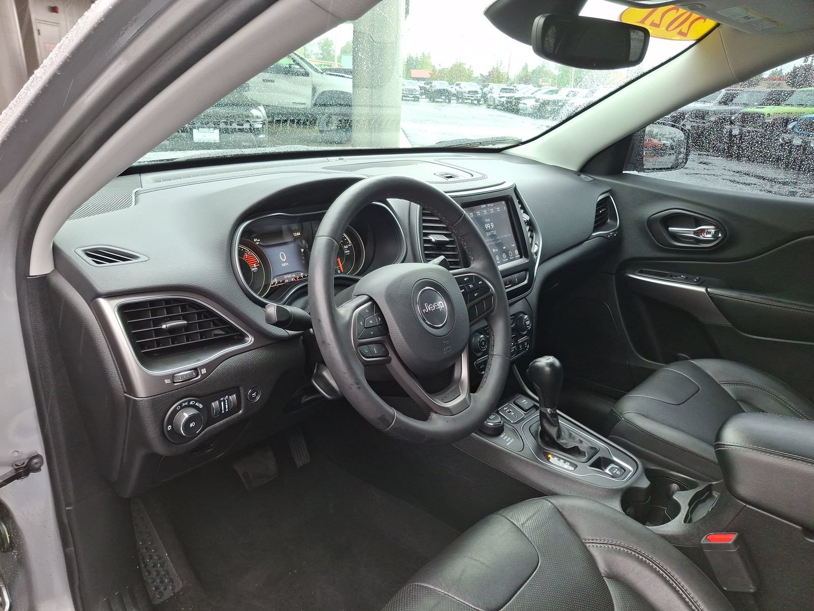 Certified 2021 Jeep Cherokee Latitude Lux w/ Comfort/Convenience Group AWD/4WD image 6